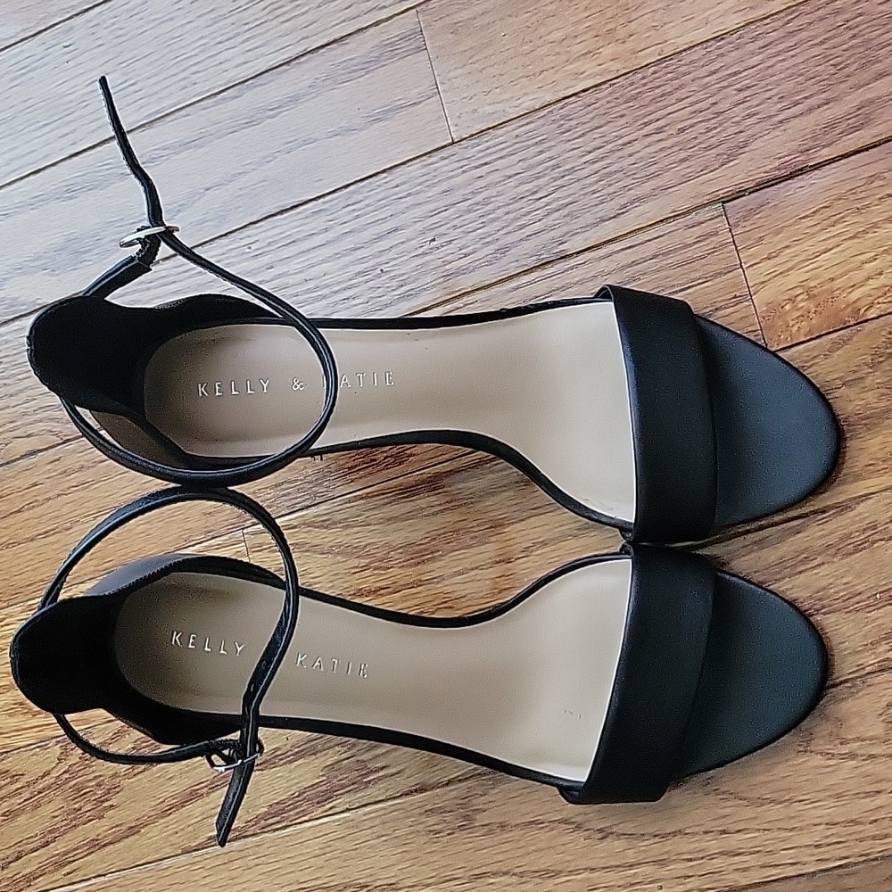 Kelly y katie nadia Heels